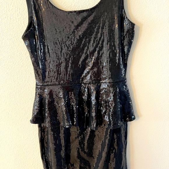 Audition fashion in women’s dress - Picture 4 of 8